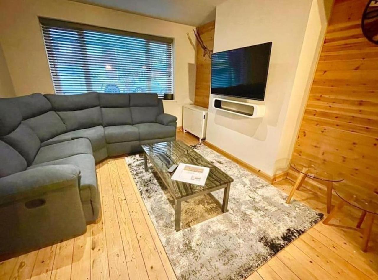 Entire House - Peaceful 3 Bedroom Home Rishton Ngoại thất bức ảnh